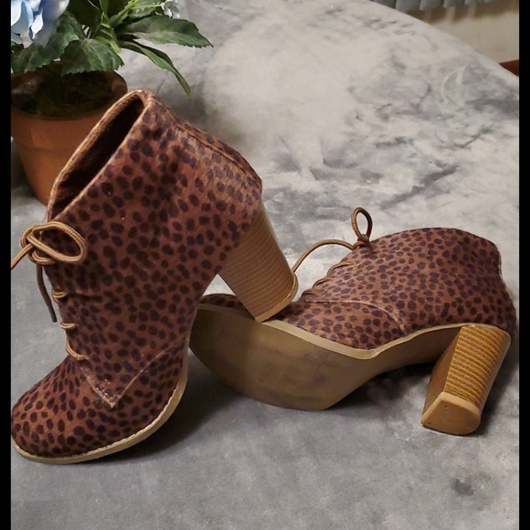 Heels - Picture 4 of 4